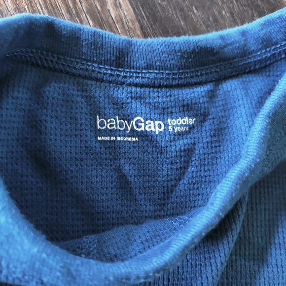 4 Gap shirts for kids size 4 - Picture 3 of 16